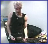 james an gitarre.jpg